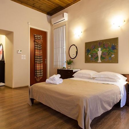 Psyri Neoclassical House With Yard Athena Bagian luar foto