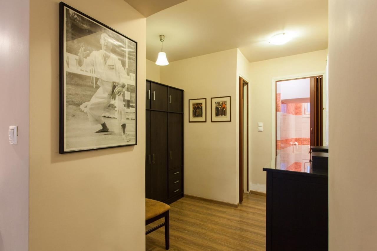 Psyri Neoclassical House With Yard Athena Bagian luar foto